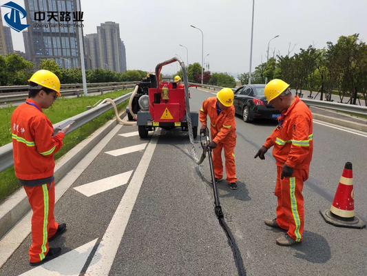 Üstyapı Bitümlü Sıcak Kauçuk Asfalt Çatlak Dolgu Yol Tamiri SDS