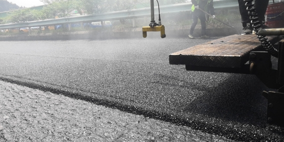 1.5cm 2cm Asfalt Kaplama Bitüm Yol Onarımı Beton Kaplama Bakımı